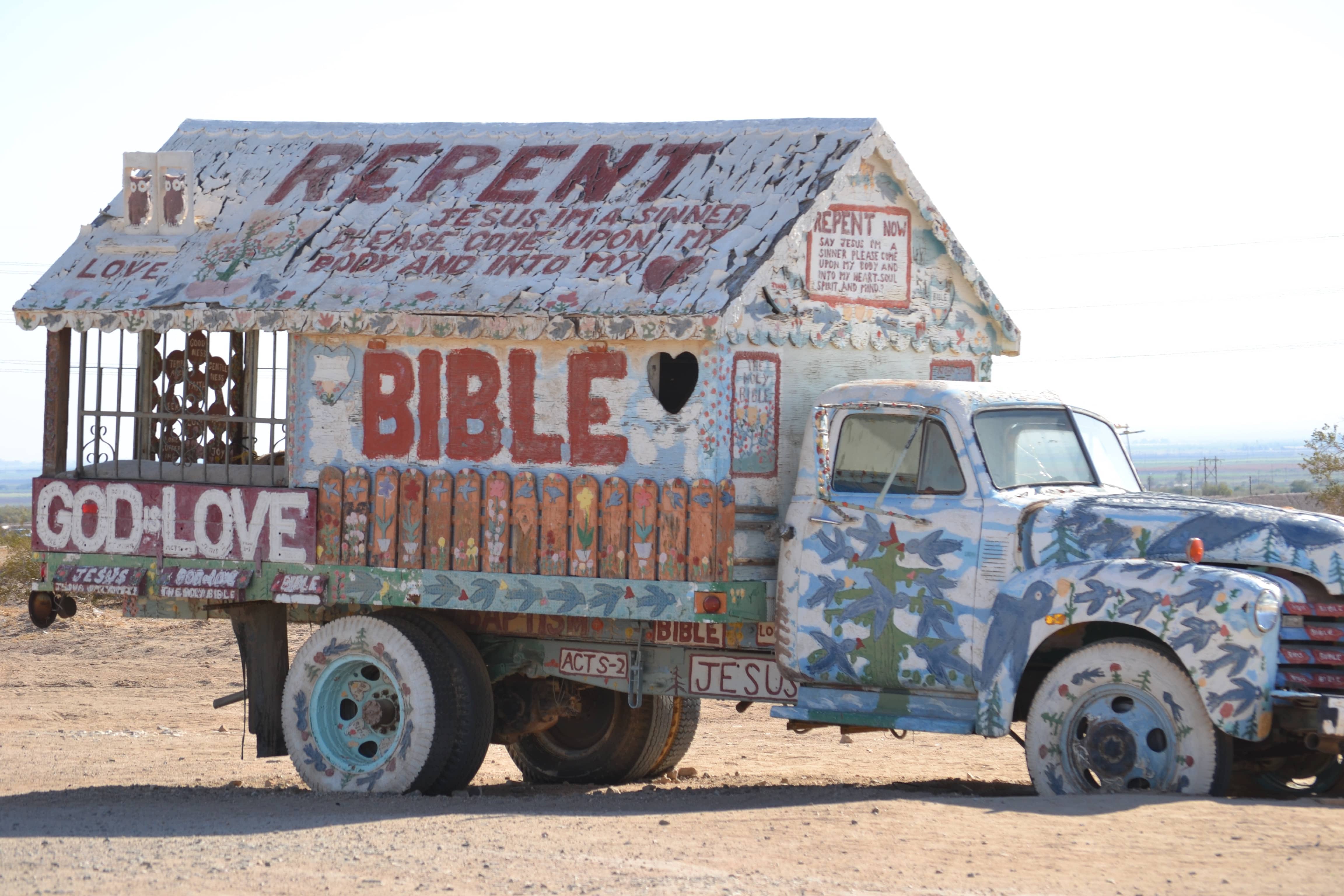 Salvation Mountain Travel Guide